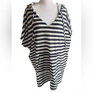 J Valdi Poncho Style Beach/Pool Coverup Black and White Size L